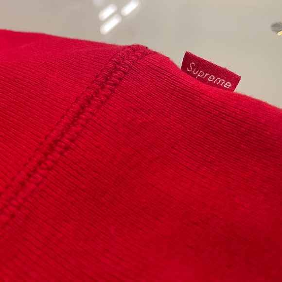 Authentic Supreme Hoodie - Picture 8 of 9